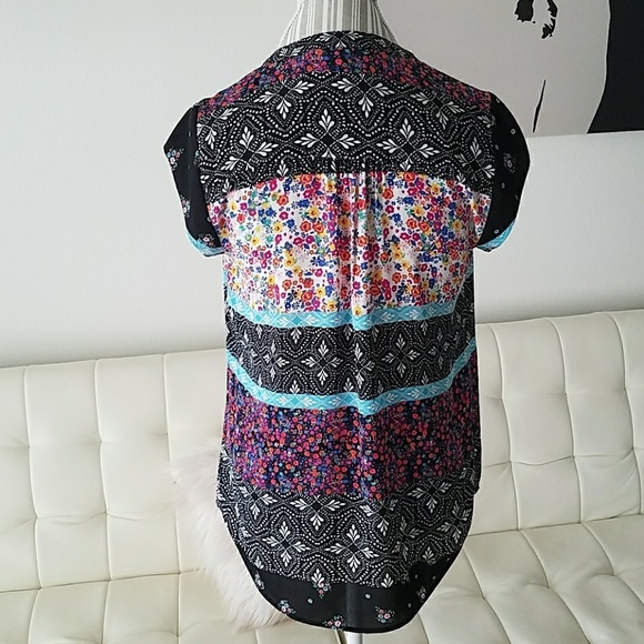 DR2 floral blouse - Picture 3 of 6